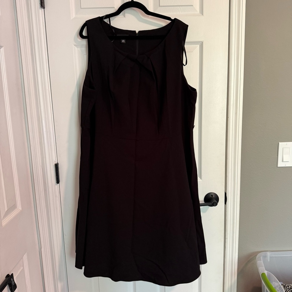 Plus Size 24W Alyx Brand Black Sleeveless Dress